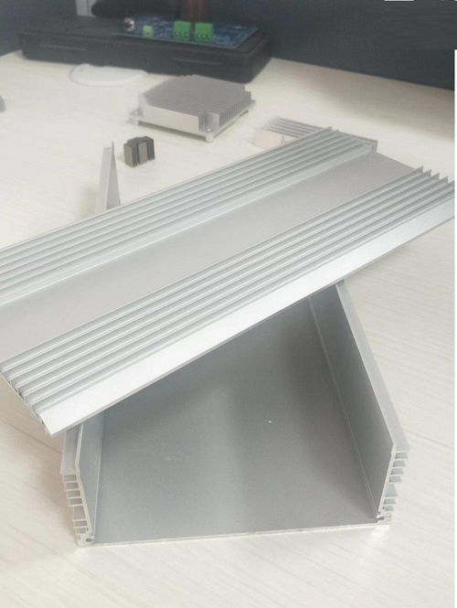 東莞市億之鴻精密五金 專(zhuān)業(yè)定制電子產(chǎn)品鋁外殼與辦公用品